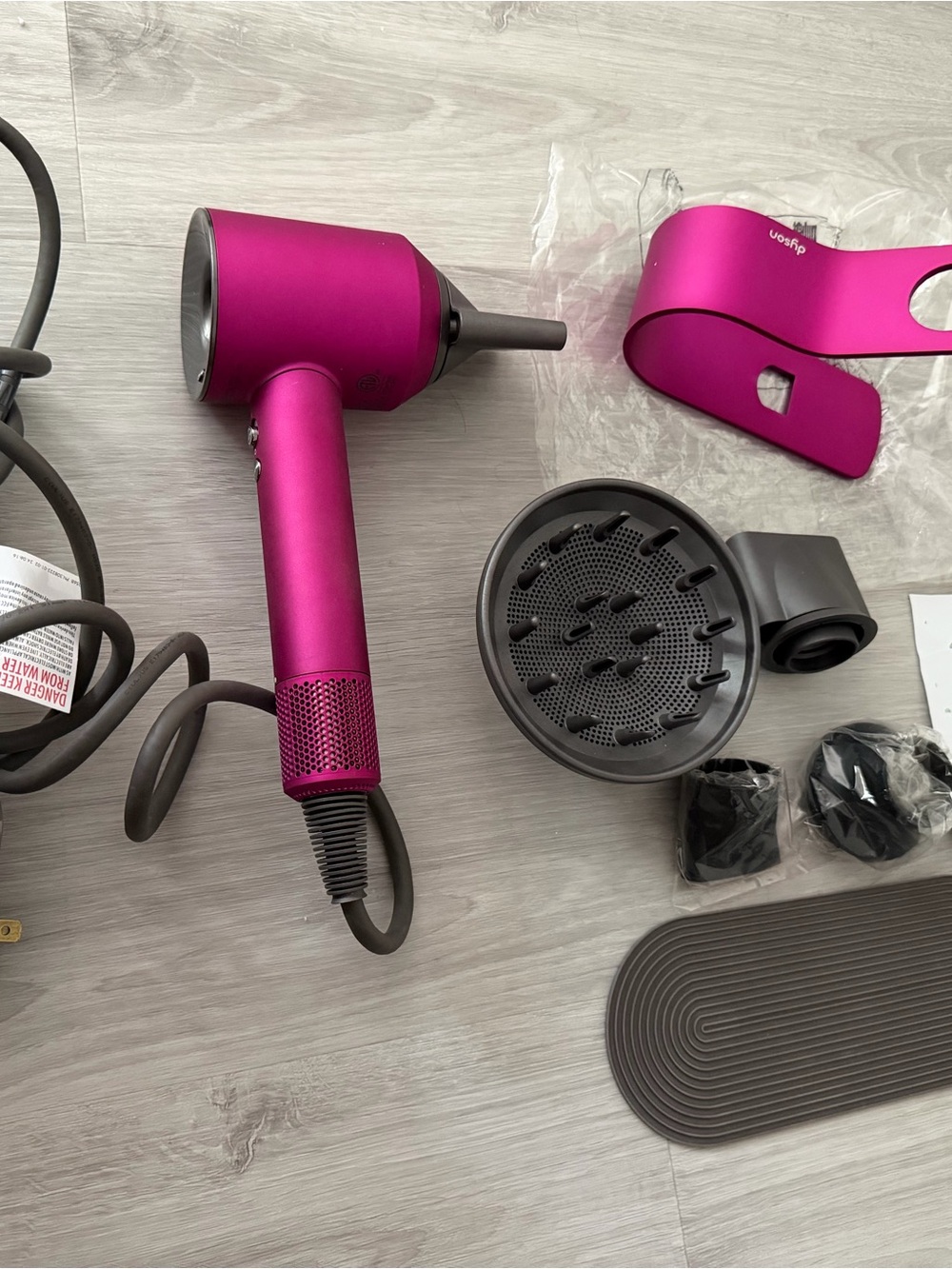 Dyson Supersonic Hair Dryer in Fuchsia - Picture 2 of 3
